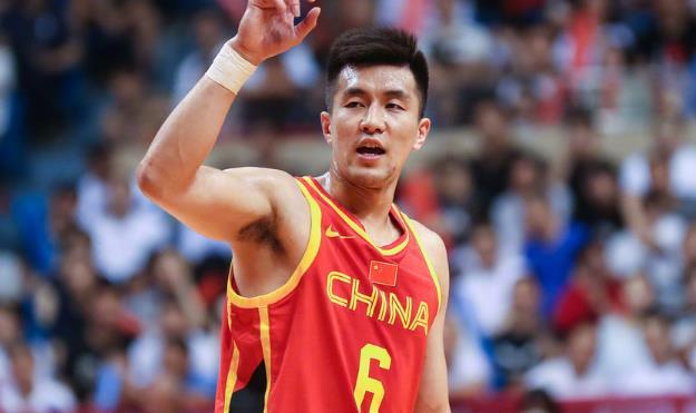 埃因霍温迎CBA常规赛关键赛，赛前回应争议，质疑声仍在，心理建设被强调的简单介绍